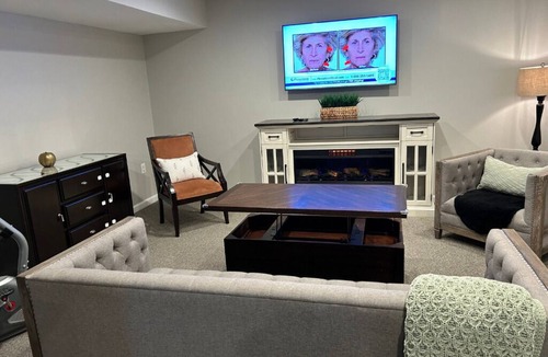 Camp Springs Apartment | Cozy Apartment in Superb Fort Washington MD-Private Keyless Entry.