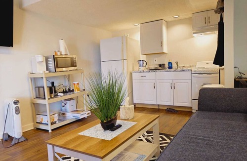 Aspen Hill House | Cozy basement apartment in amazing Silver Spring with AC, WiFi