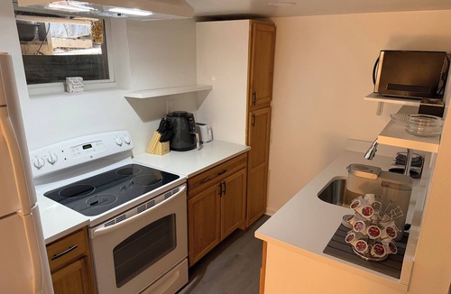 Fort Washington Apartment | Cozy basement near National Harbor and 25 min close to D.C.