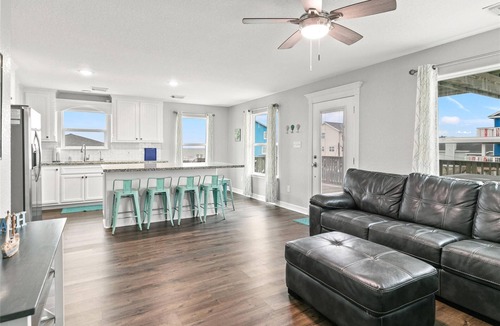 Surfside Beach House | Cozy Beach House w Ocean Views on 2nd row