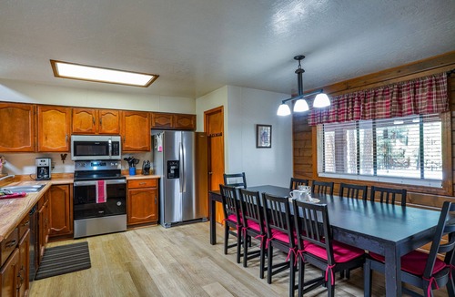 Pinetop Cabin | COZY CABIN IN COUNTRY CLUB WITH FOREST VIEWS-PETS WELCOME!