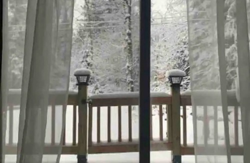 Bath House | Cozy cabin nestled in the White Mountains