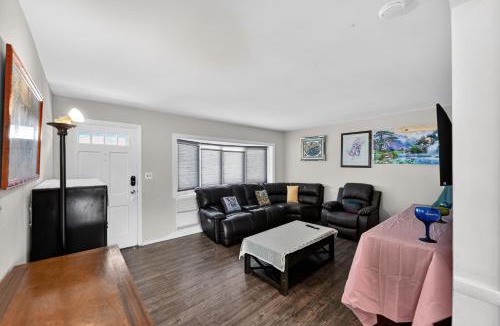New Carrollton House | Cozy Capital Retreat Suburban Serenity