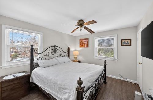 New Carrollton House | Cozy Capital Retreat Suburban Serenity