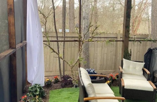 Conway Cottage | Cozy Carriage House in Conway with Private Hot Tub