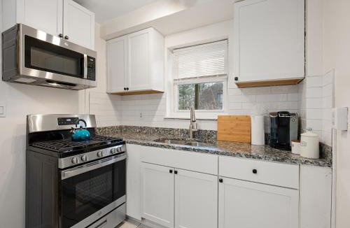 Takoma Park Apartment | Cozy Charming Unit In Takoma Park