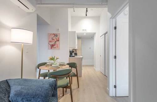 Downtown Montreal Apartment | Cozy Chic - Concordia Central