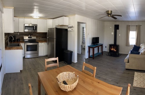 Rodney Cottage | Cozy Chippewa Lake Cottage With Shared Lake Access