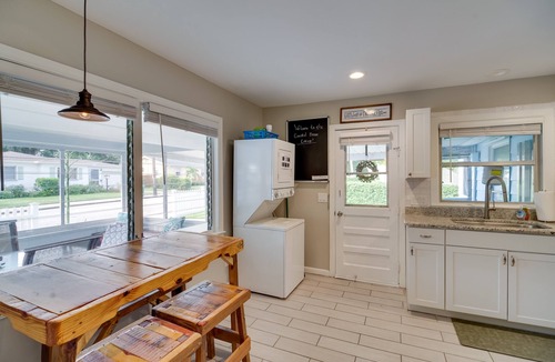Cocoa Cottage | Cozy Cocoa Home - Walk to River & Historic Village