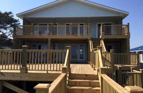 Holden Beach House | Cozy Comfortable Cottage with Lovely Ocean Views in Holden Beach, North Carolina