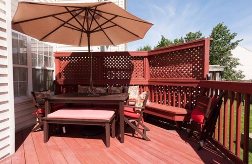 Fairfax House | Cozy Comfortable Townhome- Your Home Away From Home!