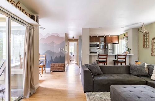 Bitter Lake Condo | Cozy condo, Greenwood Bitterlake area.