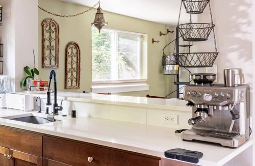 Bitter Lake Condo | Cozy condo, Greenwood Bitterlake area.