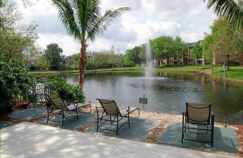 Suntree Condo | Cozy Condo Retreat.Close to Beaches/Disney/NASA.Tranquil Large Pool/Jacuzzi area