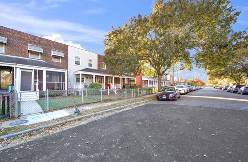 Potomac West House | Cozy & convenient 2-bedroom townhome with AC in charming Alexandria