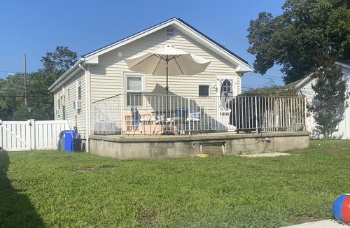 Villas Cottage | Cozy Cottage 1 & 1/2 blocks from bayside beach! Near dining, golf & shops!