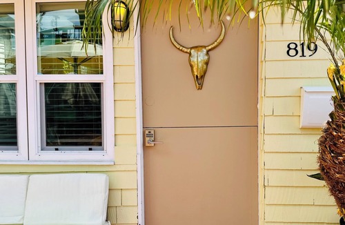 Mission Beach Cottage | Cozy Cottage Between the Beach & Bay East – Walk to Water!