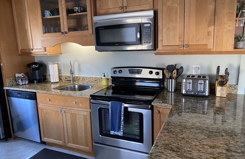 Oyster Harbor House | Cozy Cottage by the Beach - Waterview Minutes from Downtown Annapolis