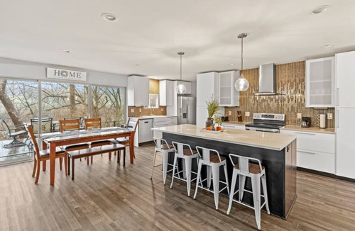 Delaware House | Cozy Cottage by the Olentangy river!