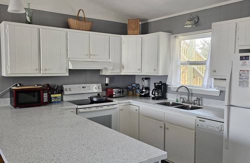 Kitty Hawk Cottage | Cozy Cottage in Kitty Hawk with Gorgeous Ocean Views!