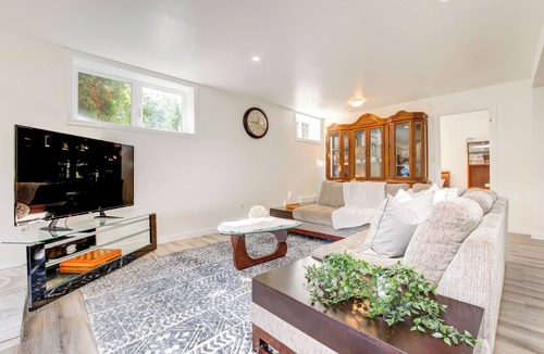 Minden Cottage | Cozy Cottage on the River w/firepit, super close to hiking and cliff diving