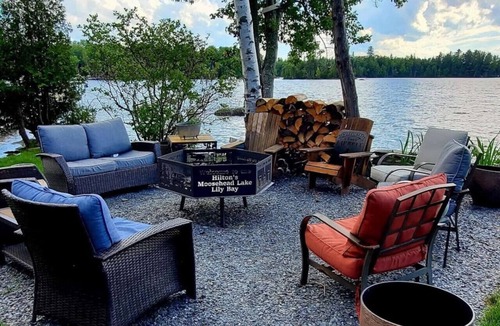 Greenville Cottage | Cozy cottage Right On The Water.