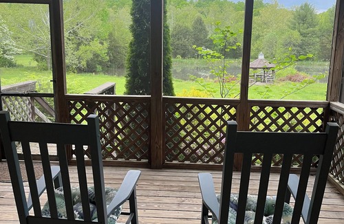 Haymarket Cottage | Cozy cottage with a beautiful waterfront view. Pet friendly! 45 min from DC.