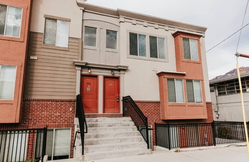 Central Business District House | Cozy Downtown Provo Suite near Front Runner, LDS City Center Temple, Conf Center