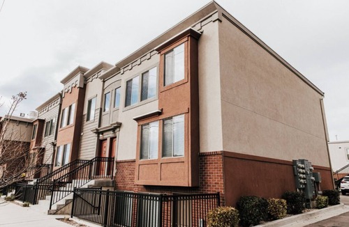Central Business District House | Cozy Downtown Provo Suite near Front Runner, LDS City Center Temple, Conf Center