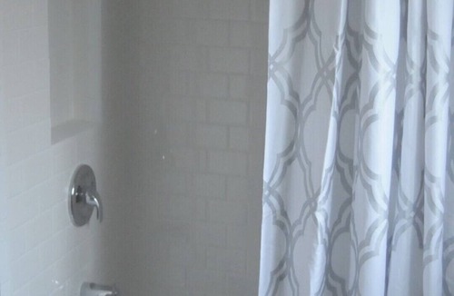 Brightwood Park Apartment | Cozy English Basement Guesthouse