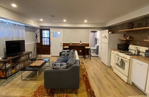 Brightwood Park House | Cozy English Basement minutes walk from Fort Totten Metro