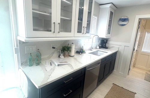 Ilexhurst Cottage | Cozy Holmes Beach Cottage - 3/2 - 1 block from beach!