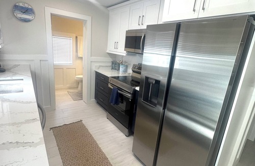 Ilexhurst Cottage | Cozy Holmes Beach Cottage - 3/2 - 1 block from beach!