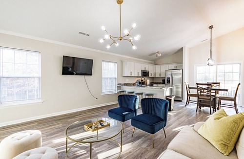 Durham House | Cozy home 15 from RTP & Dtown - starts at 3.5k/month