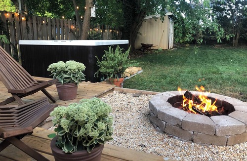 Leesburg House | Cozy home centrally located to historical old-town leesburg w/HotTub & Firepit!