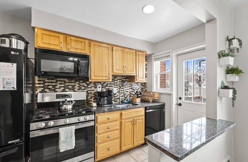 Northeast House | Cozy home Centrally located free parking sleeps 8