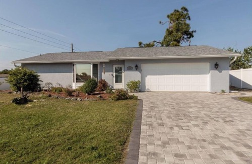 Venice Gardens House | Cozy home with heated pool - 8 min from the beach.