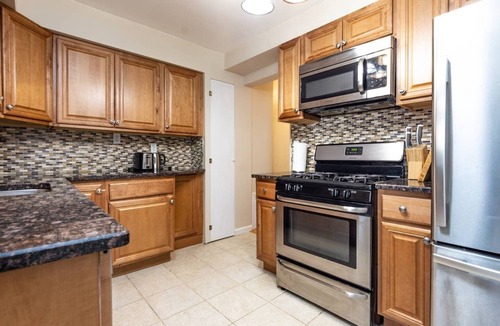 Bluemont House | Cozy House 10min to Monuments and DC by CozySuites