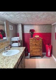 Hampton House | Cozy Mobay