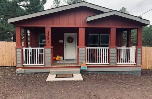 Kachina Village House | Cozy Mountain Town Farmhouse for Winter Fun in Flag!
