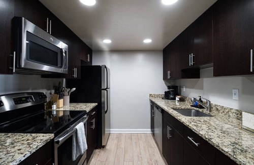 Crystal City Apartment | Cozy Oasis Sleeps 7 King Bed Prime Location