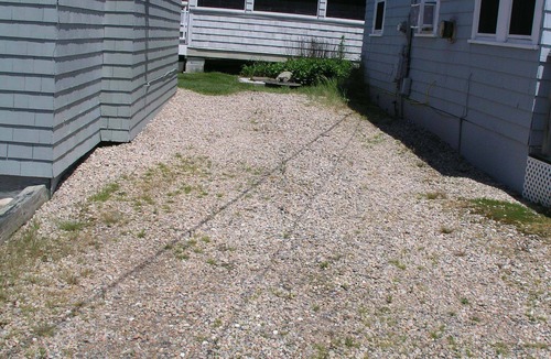 Breakwater Village Cottage | Cozy Point Judith Cottage near Block Island Ferry in private beach community.