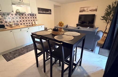 Simpsonville House | Cozy Private Apartment in Columbia King Bed Free Parking