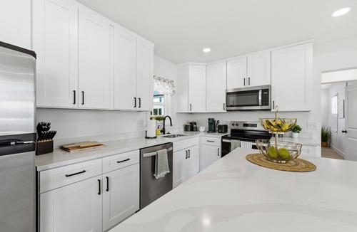 Sandy Cottage | Cozy REMODELED fam 3-bedroom cottage in delightful Sandy w/office area & laundry