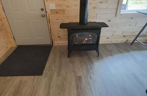 Isabella Cabin | Cozy Rustic Sleeping Cabin in Isabella