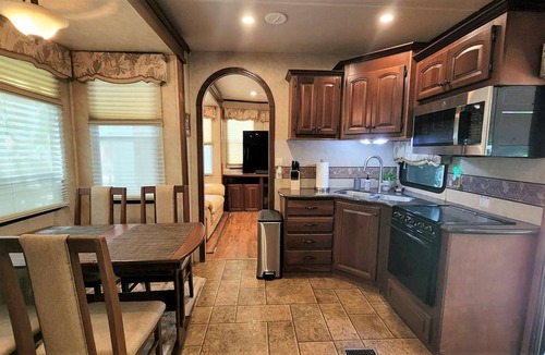 River Ranch Cottage | Cozy RV Cottage with Golf Cart at River Ranch 417