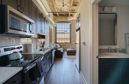 Italian Village Apartment | Cozy Short North Loft Apt.