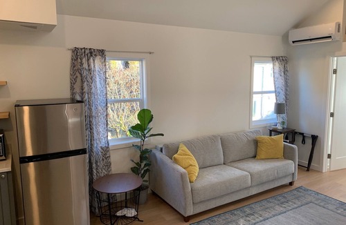 Seaview Apartment | Cozy studio - easy access to all West Seattle has to offer!