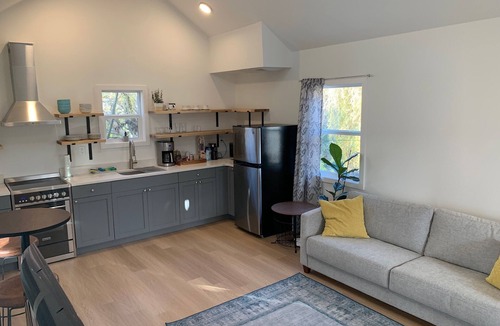 Seaview Apartment | Cozy studio - easy access to all West Seattle has to offer!