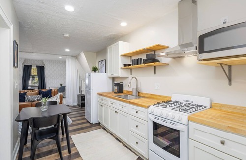 Merion Village Apartment | Cozy Studio Near Children’s Hospital, Kitchen & Laundry